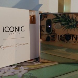 Iconic eyebrow cushion